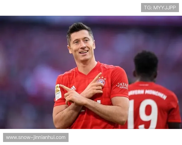 足球球星退役年龄极限解析揭秘球员巅峰期与退役选择因素